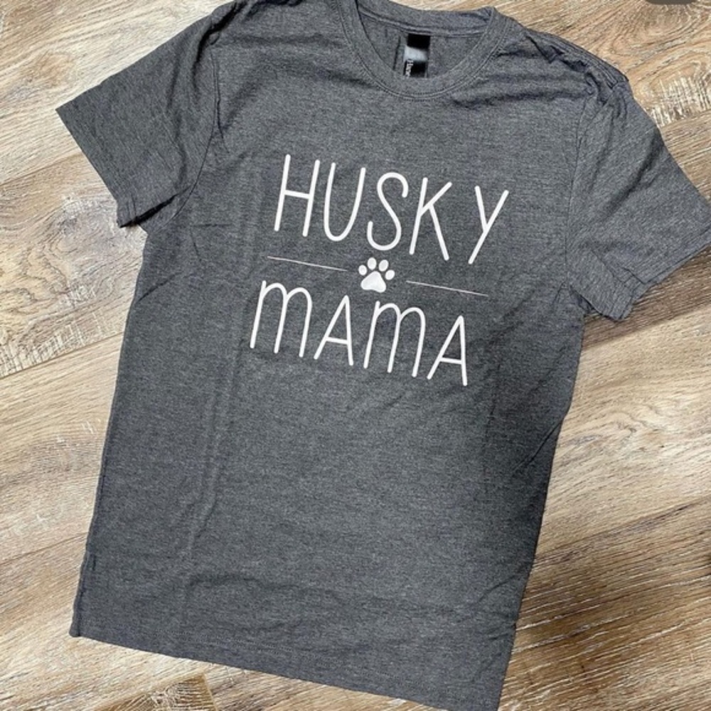 HUSKY MAMA tee